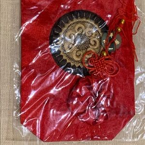 Silk Chinese embroidered wine bag
